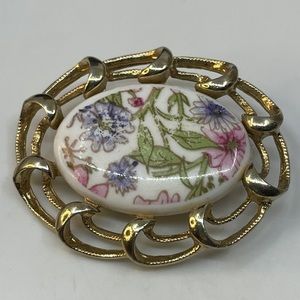 Sarah Coventry Floral Brooch